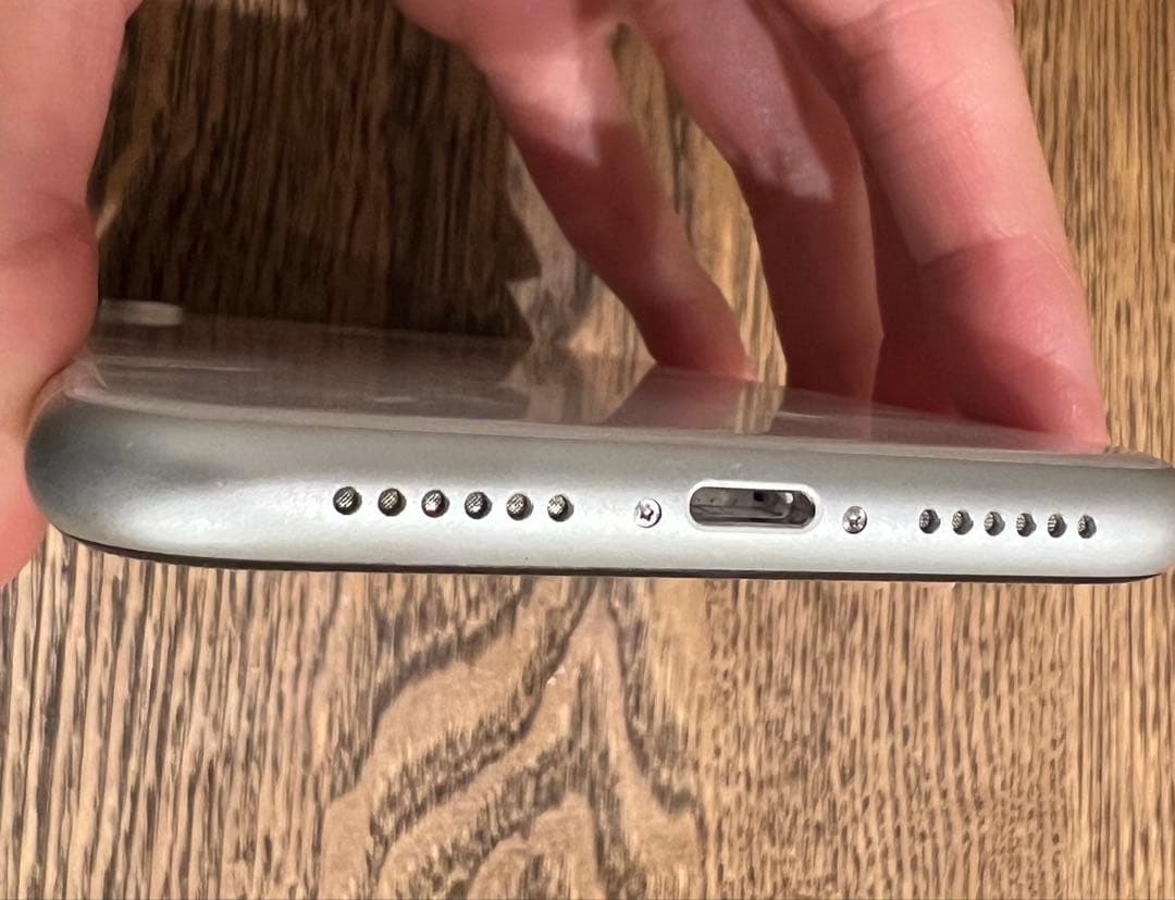 iPhone XR 128GB 86％ ホワイト　本体　美品