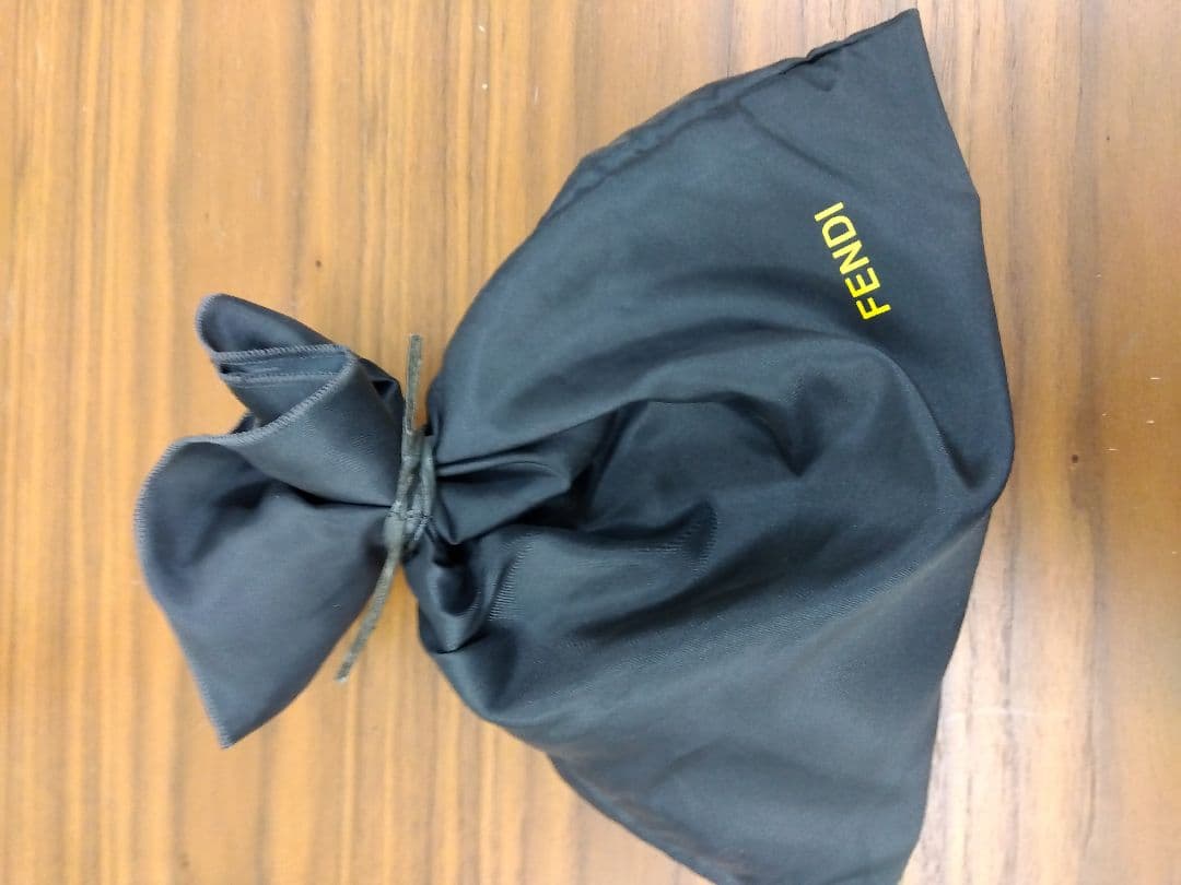 FENDI ブラック ナイロン ミニバッグバッグ 保存袋付き ほぼ未使用