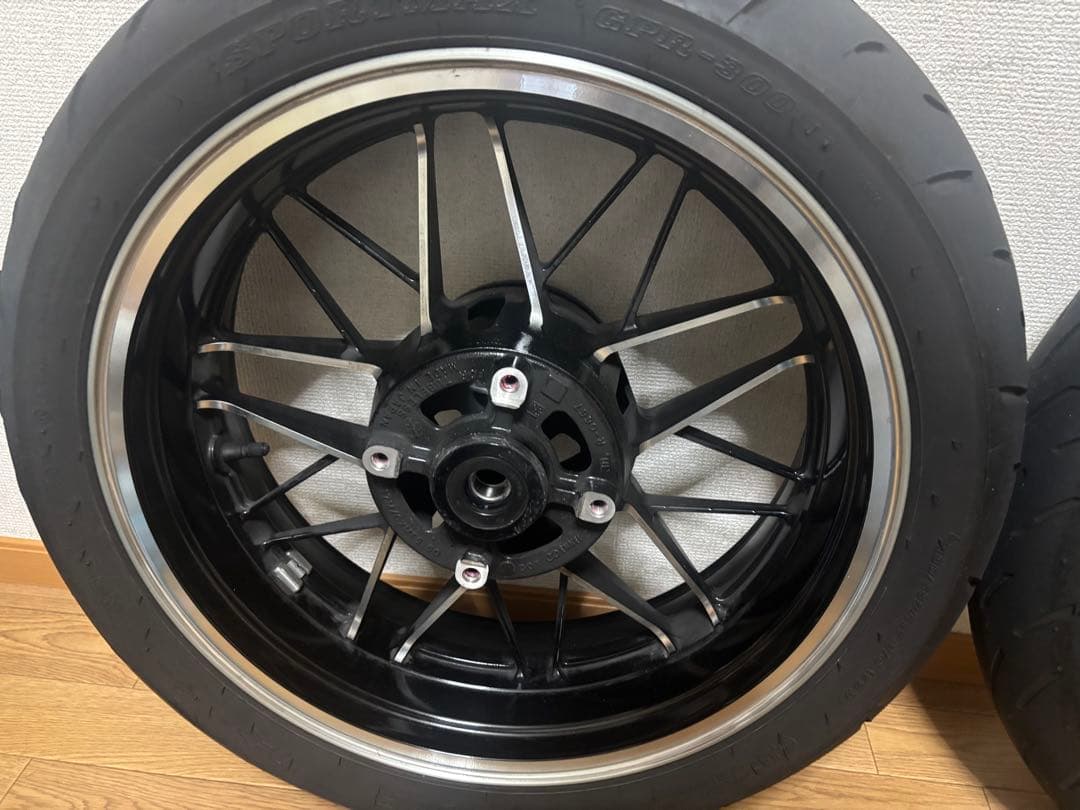 z900rsホイール.タイヤセット