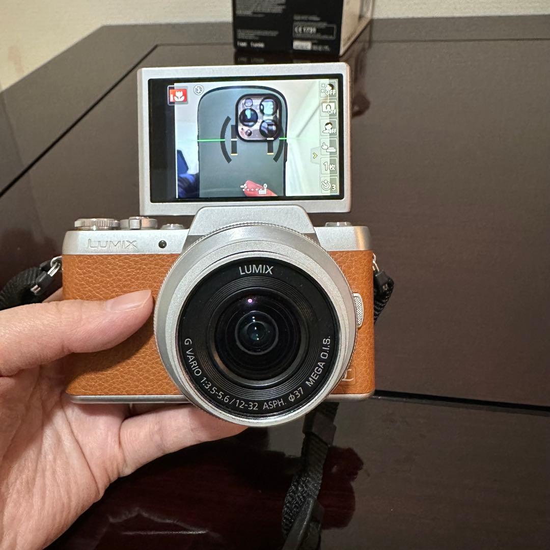 【美品】LUMIX DMC-GF7W 箱、16GB SD付き