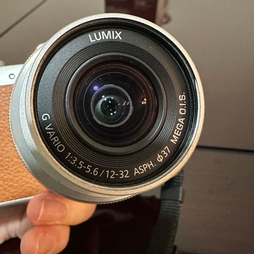 【美品】LUMIX DMC-GF7W 箱、16GB SD付き