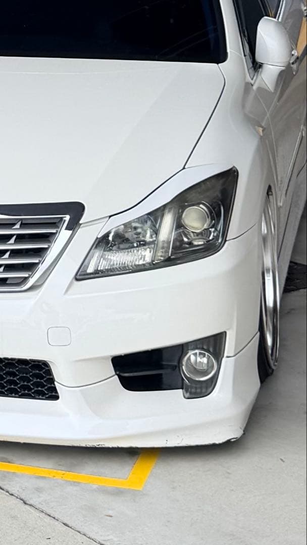 200系クラウン アイライン 塗装済み