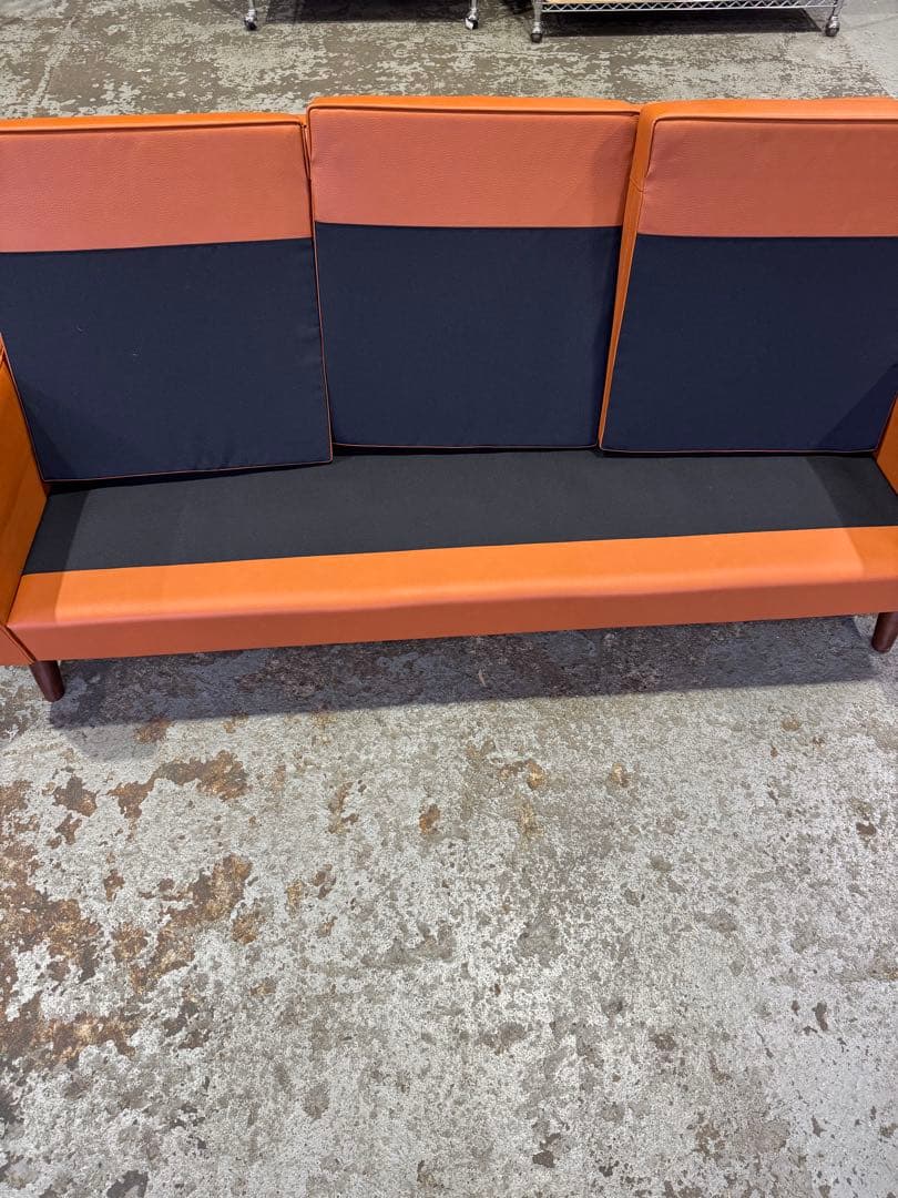 【カリモク60】ロビーチェア 3シーターリーベルブラウン