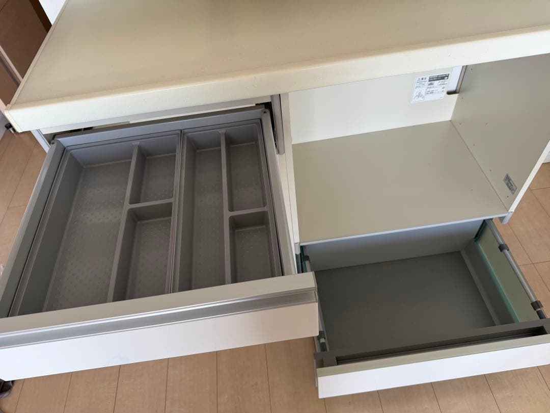 キッチン　棚　引き出し　未使用