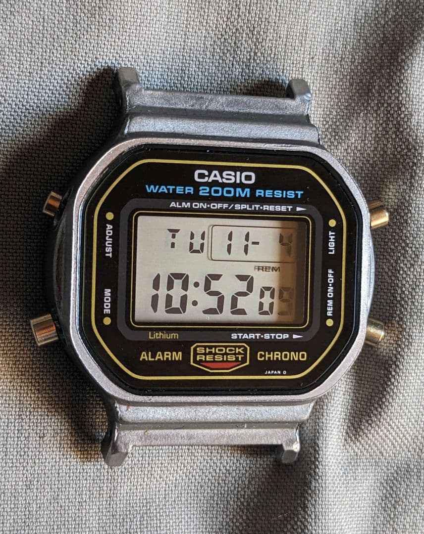 B*N様 DW-5600c-9v ゴールド 901 200m表示 フェイス面キズ