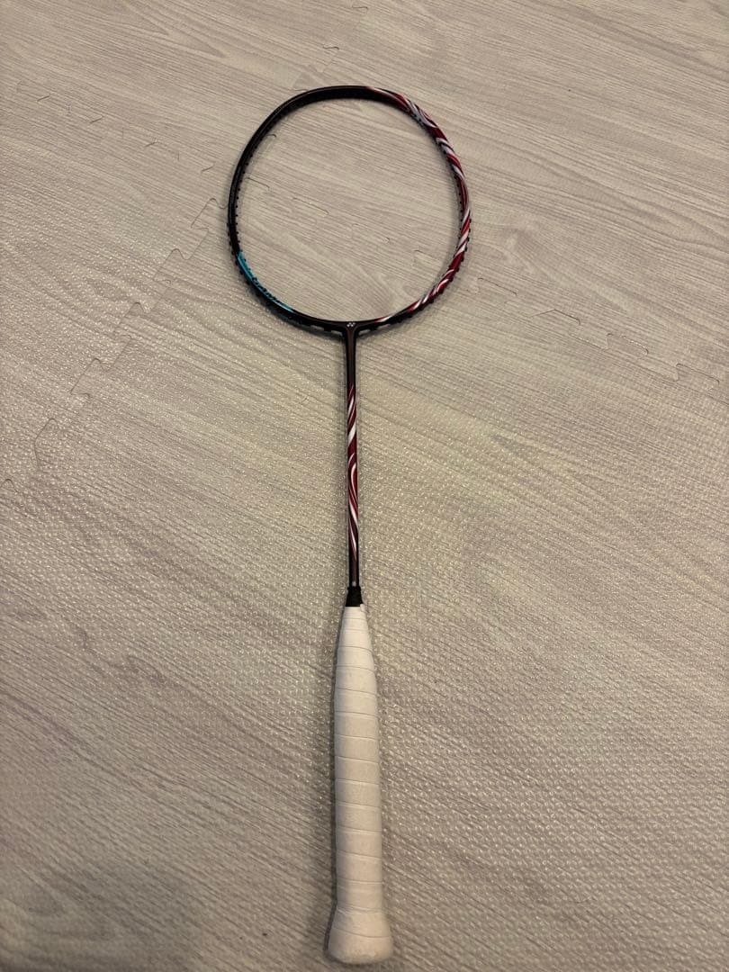 ヨネックス　アストロクス100ゲーム　収納袋付き