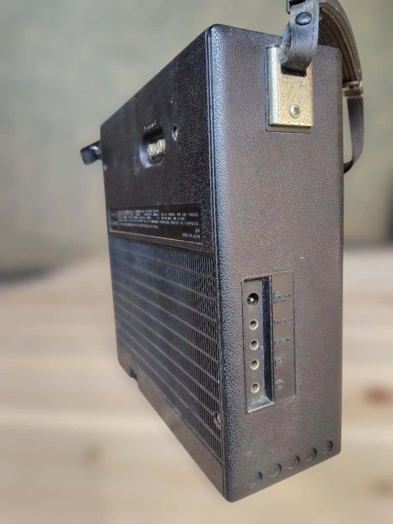 SONY ICF-5800 AM/FMラジオ受信機 （ジャンク品）