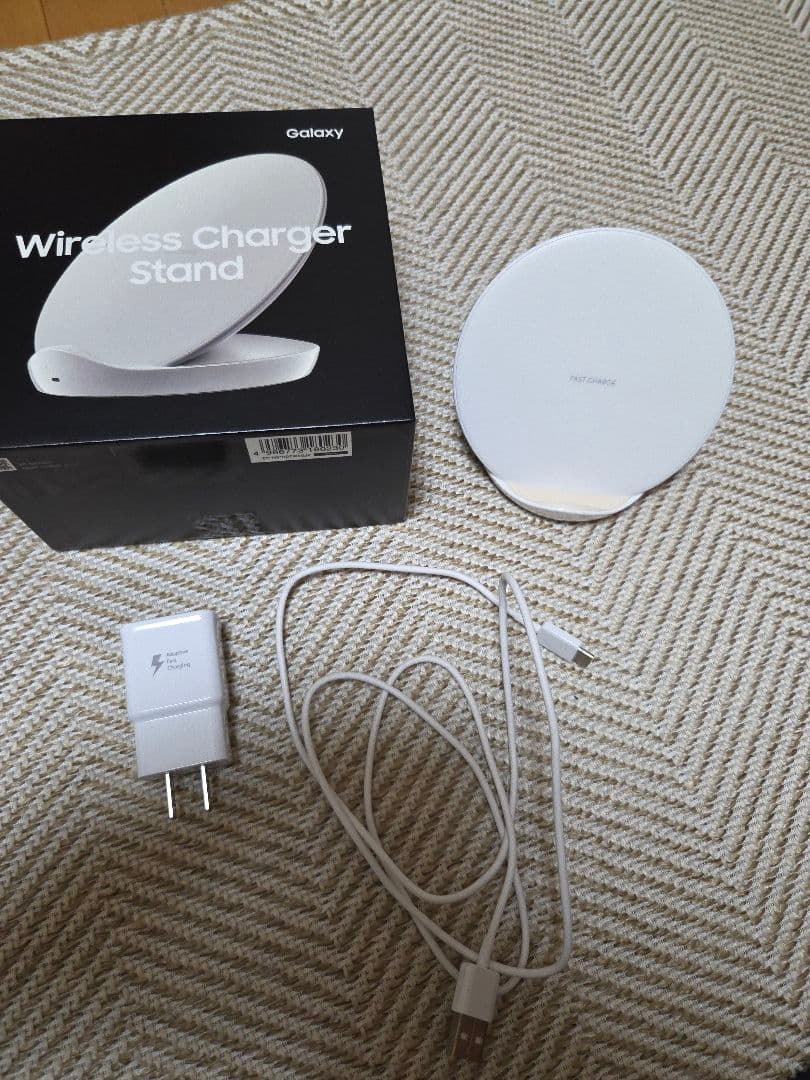 Galaxy S10 楽天モバイル版 純正ワイヤレス充電器つき
