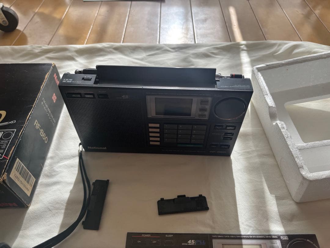National RF-860 ポータブルラジオ