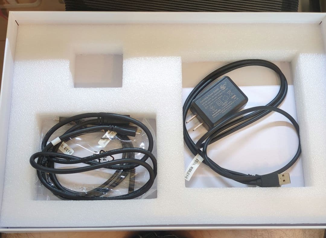 kkスマートモバイルモニター（16インチ）