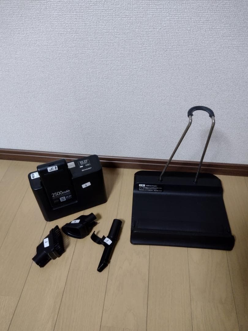 シャープ★掃除機★EC-SR8-B★2023年製★バッテリー新品と同等★3