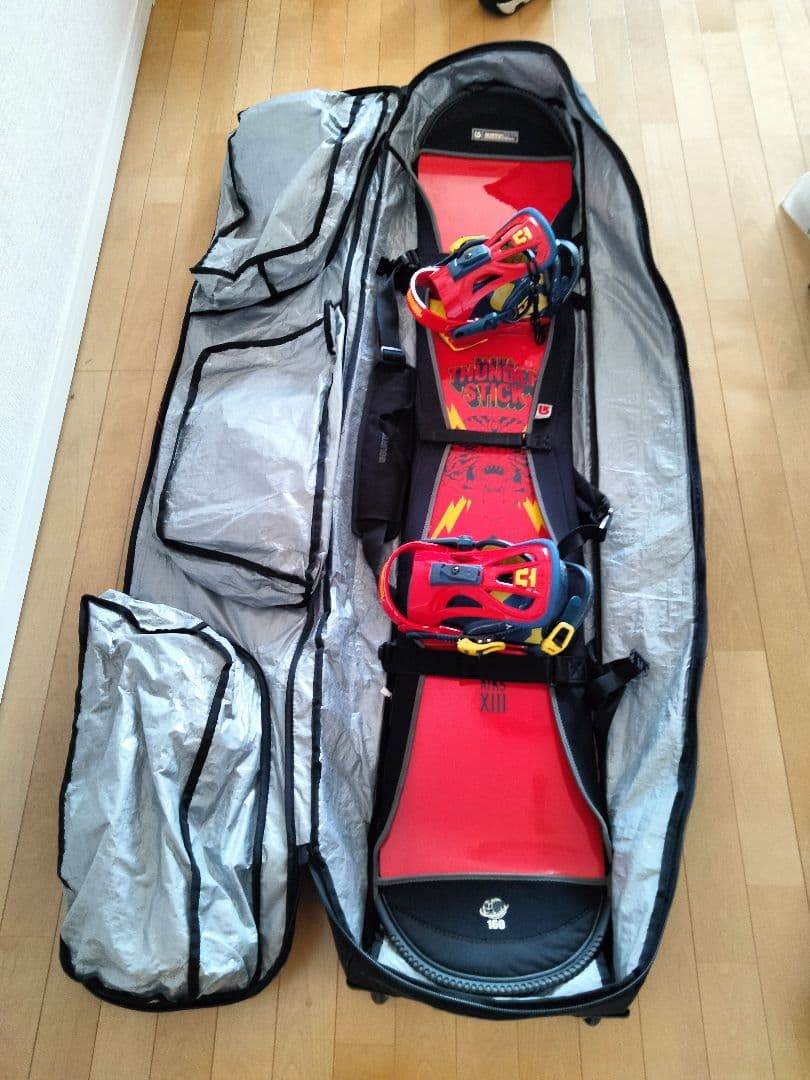 スノーボード三点セット キャリーバッグ、ソフトケース付き