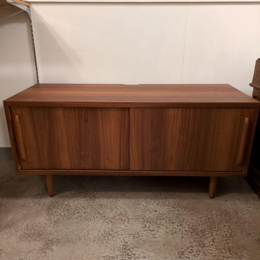 木製シンプル キャビネット 引き戸式 テレビボード シェルフ