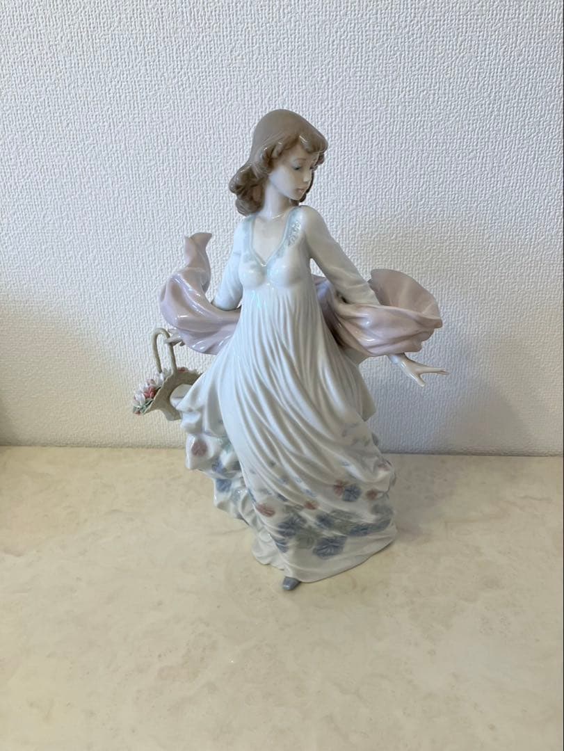 【美品】リヤドロ春の輝きフィギュリン