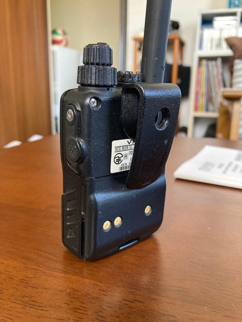 トランシーバー STANDARD VX-6