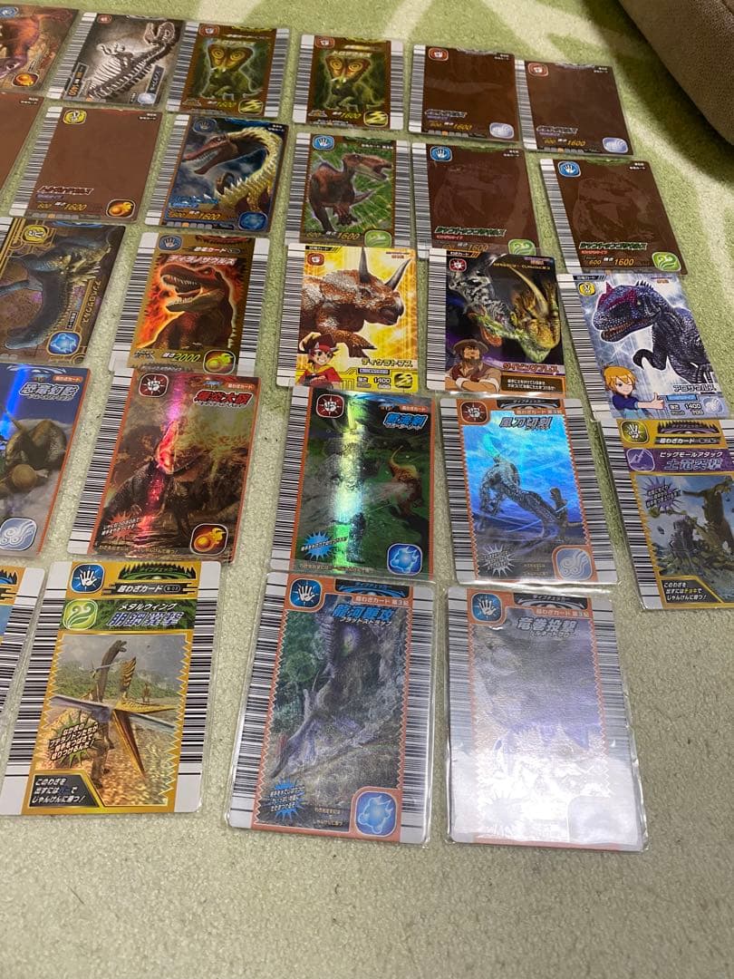 【最終値下げ】恐竜キングカード　49枚　レアカード　恐竜キングカードケース