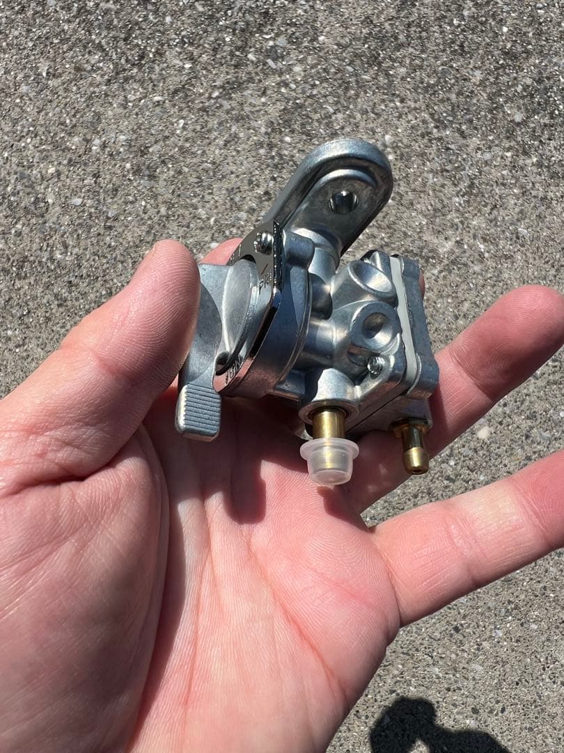 an10　送料込み！SR400用 限定サンバーストタンクとパーツ一式