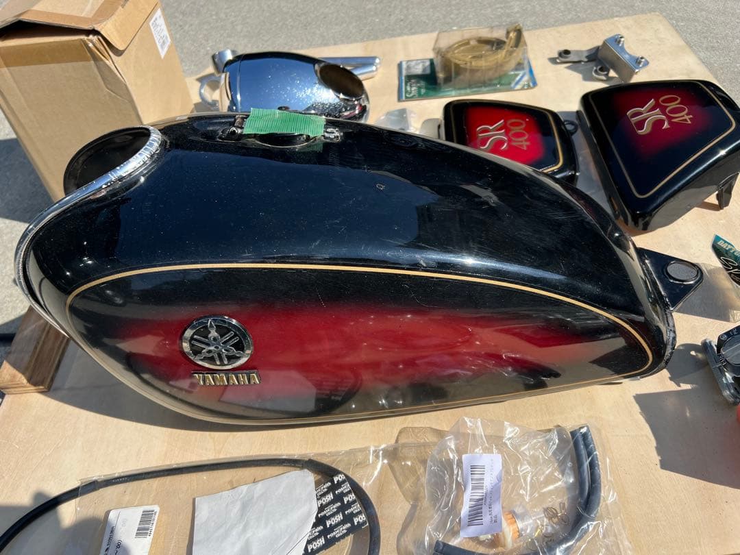 an10　送料込み！SR400用 限定サンバーストタンクとパーツ一式