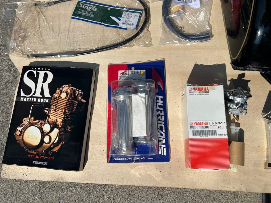 an10　送料込み！SR400用 限定サンバーストタンクとパーツ一式