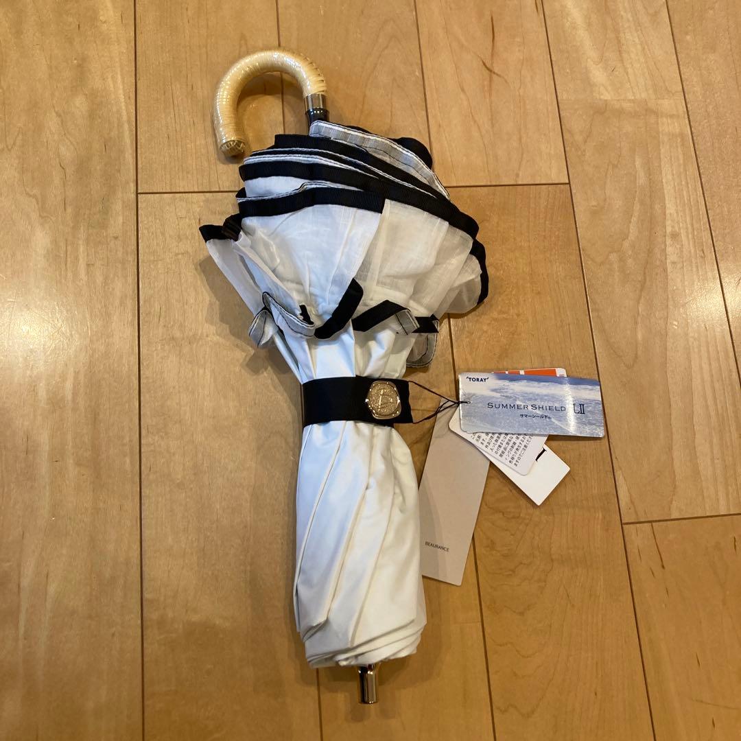 ビューランス　フリルたっぷり　サマーシールド日傘　ホワイト