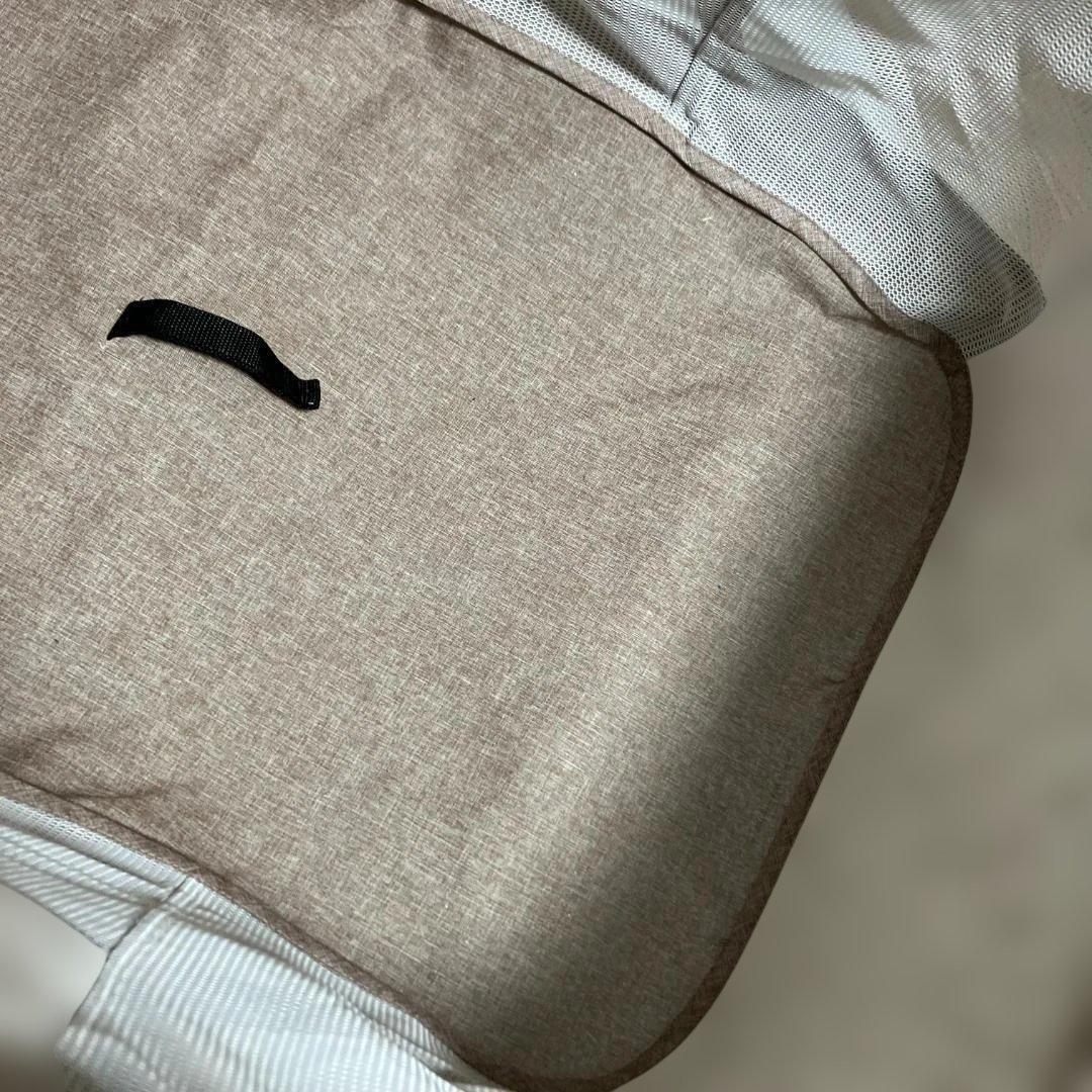 ベビーベッド 折りたたみ式　キャスター付き　メッシュカバー付き　リクライニング