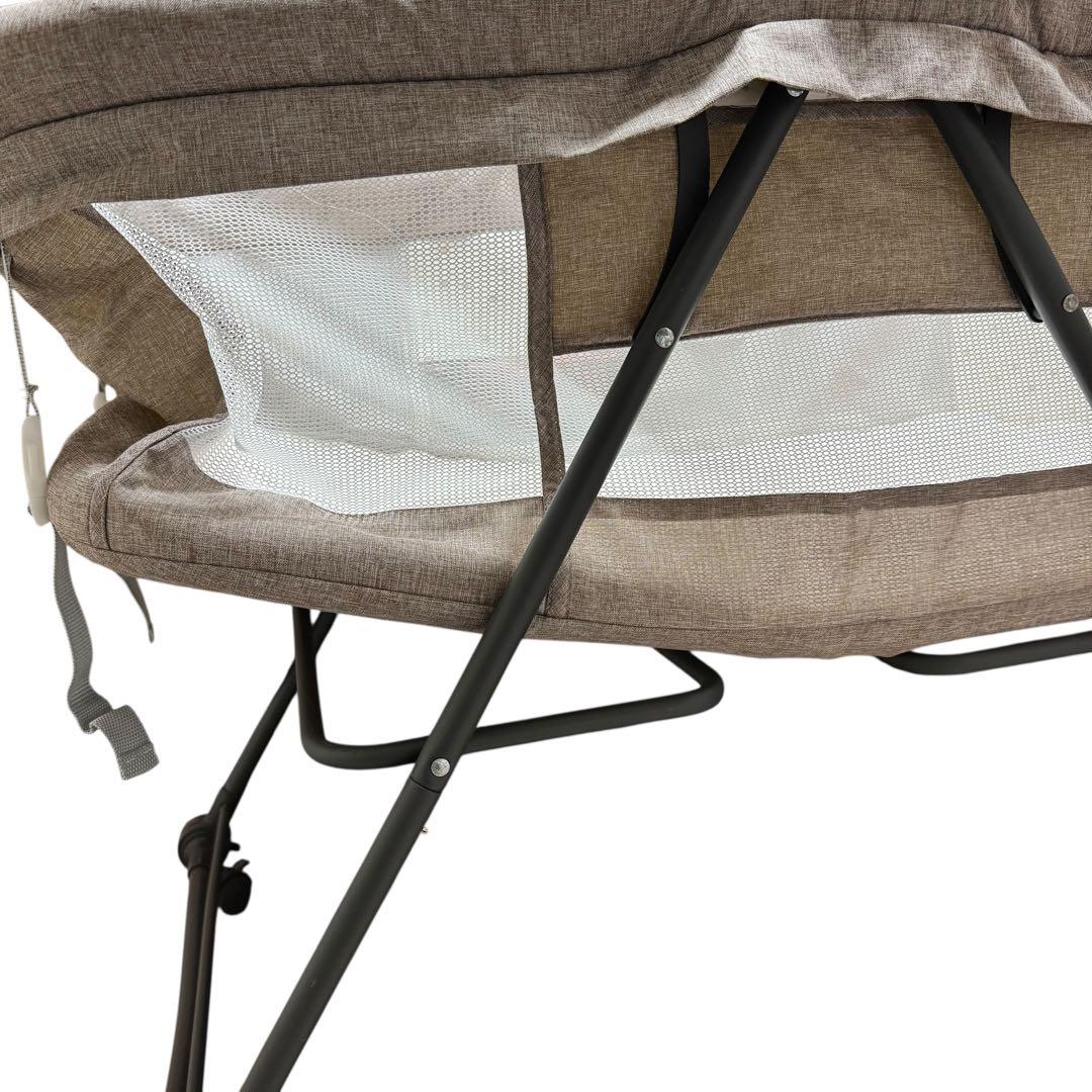 ベビーベッド 折りたたみ式　キャスター付き　メッシュカバー付き　リクライニング