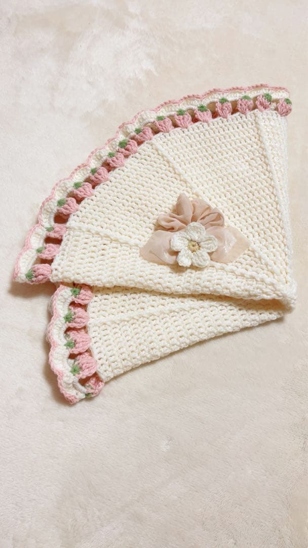 いちご畑ブランケット　ブーケブランケット　モチーフ編み インテリア