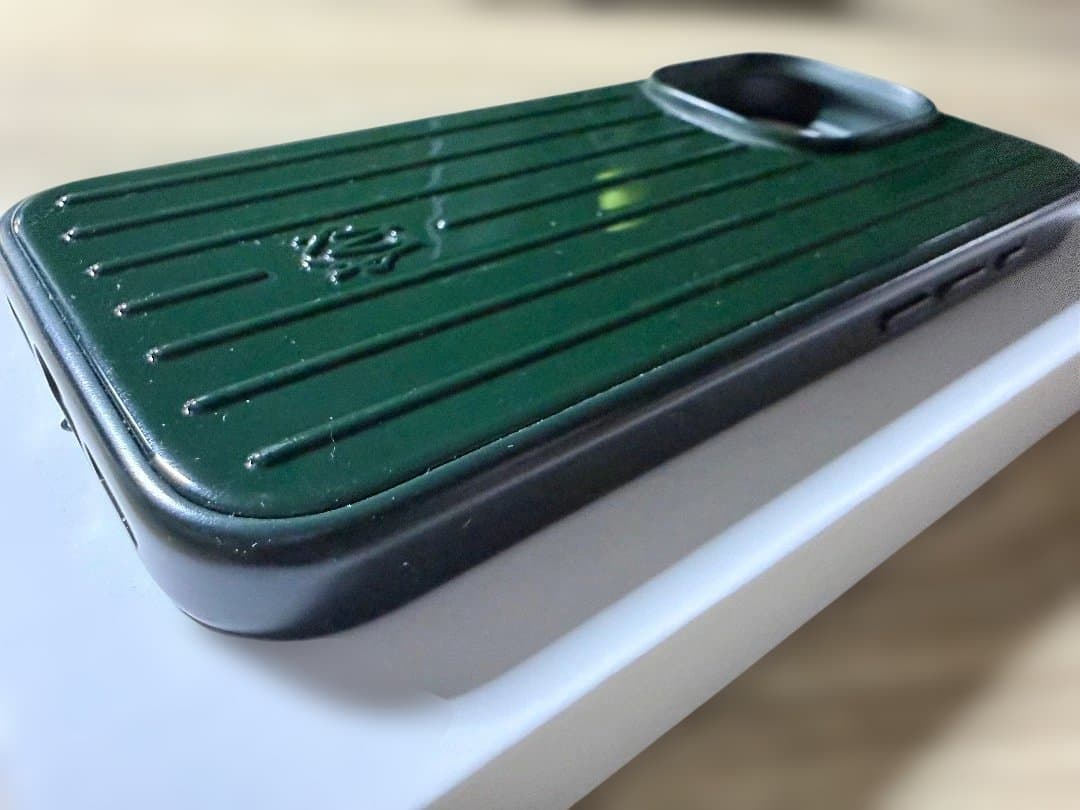 RIMOWA正規品 iPhone 16 Pro MagSafeケース Green
