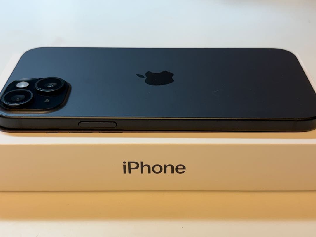 iPhone 15 Plus 128GB ブラック SIMフリー 美品 傷無し