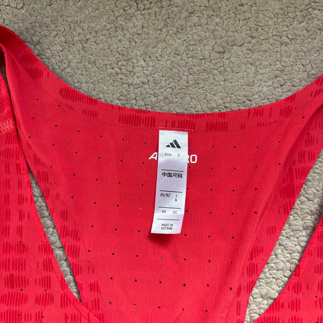 リ*ウ様 Adidas ADIZEROランニングシングレット