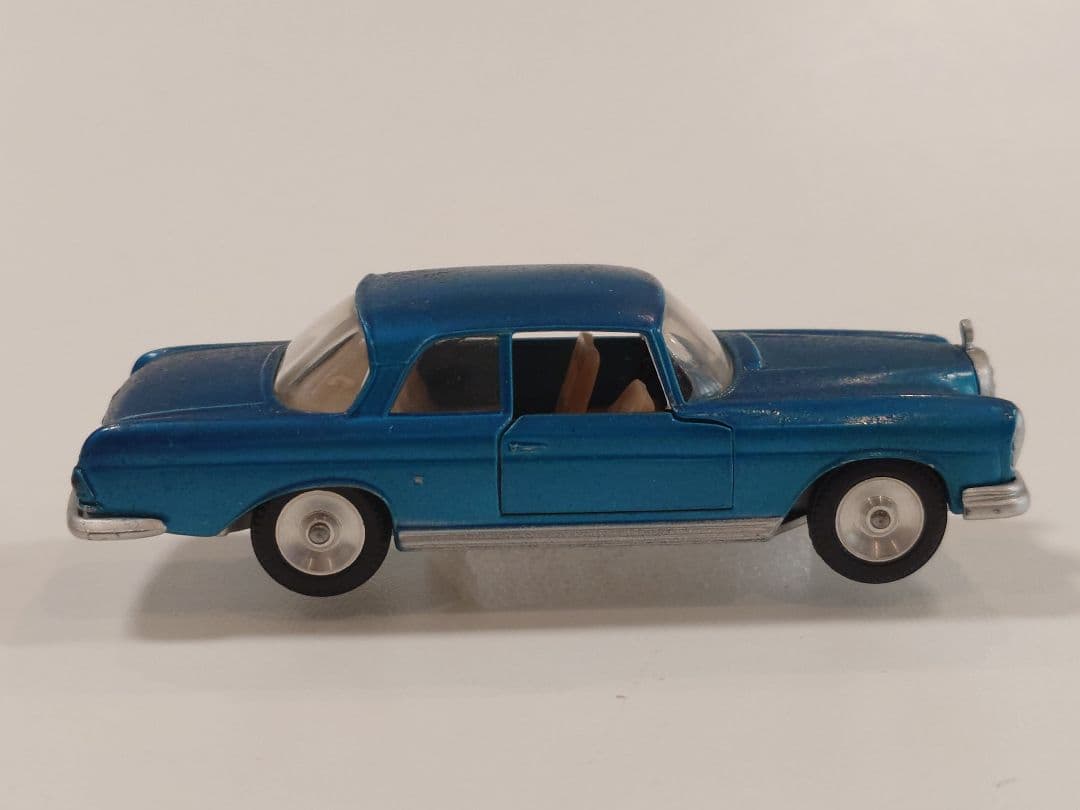 【Xmas Sale】SOLIDO REF 126 MERCEDES 220SE