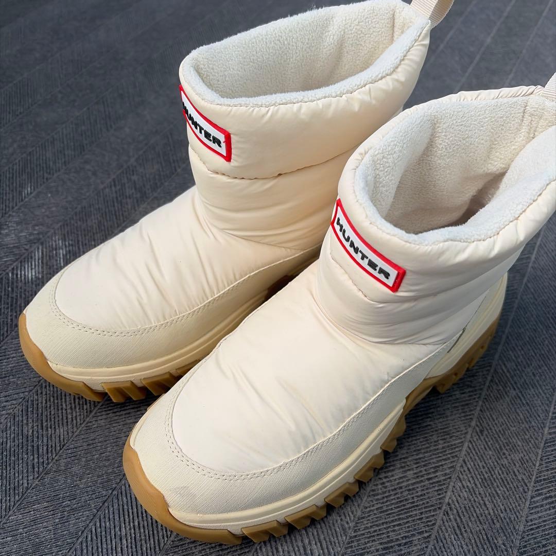 大特価　新品HUNTER スノーブーツ ショート (24cm) クリーム色　防寒