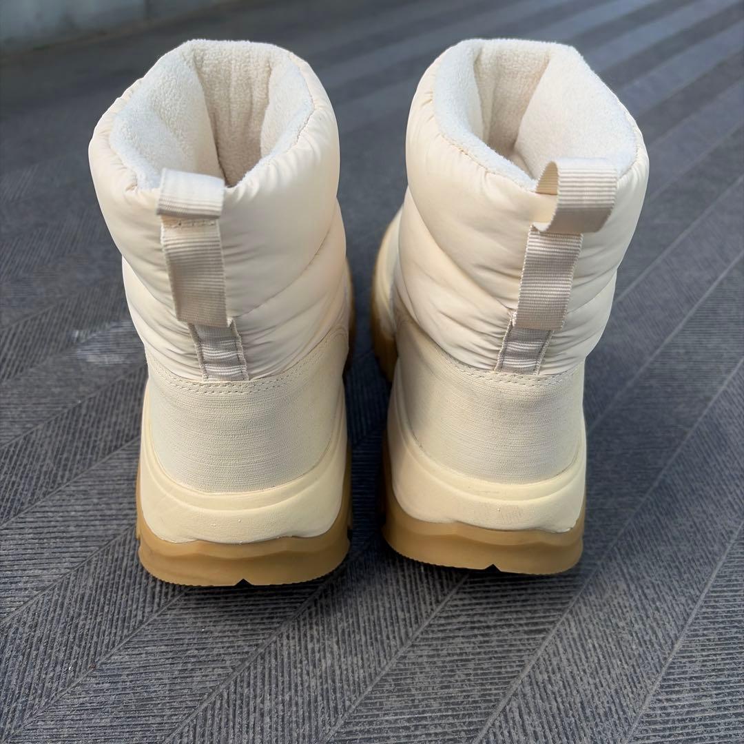 大特価　新品HUNTER スノーブーツ ショート (24cm) クリーム色　防寒