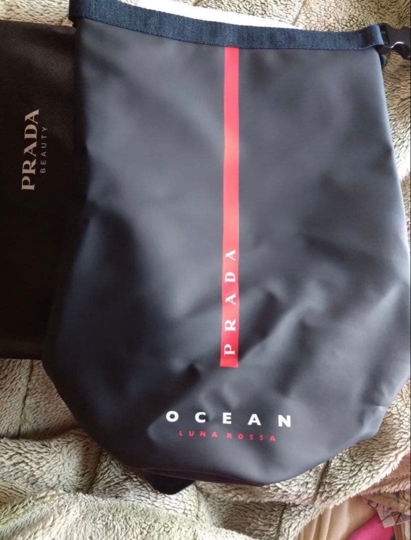 PRADA プラダ ショルダーバッグ ノベルティ　防水