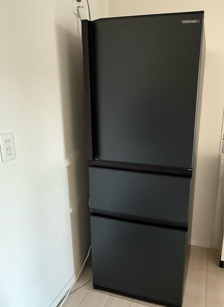 いちごチョコ　東芝 3ドア 冷凍冷蔵庫 GR-U33SC 2023年