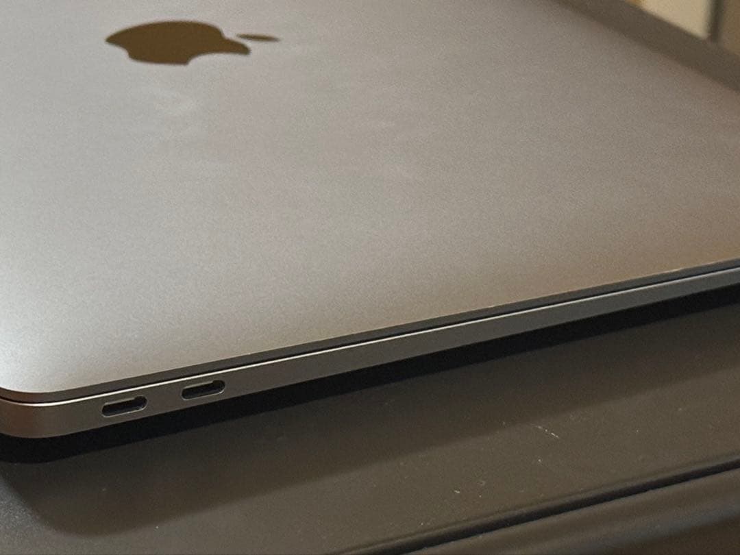 MacBook本体 MacBook Air 8GB 256GB