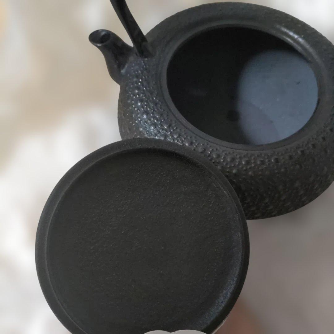 ハッシーさま専用　黒い鋳鉄鉄瓶 本場