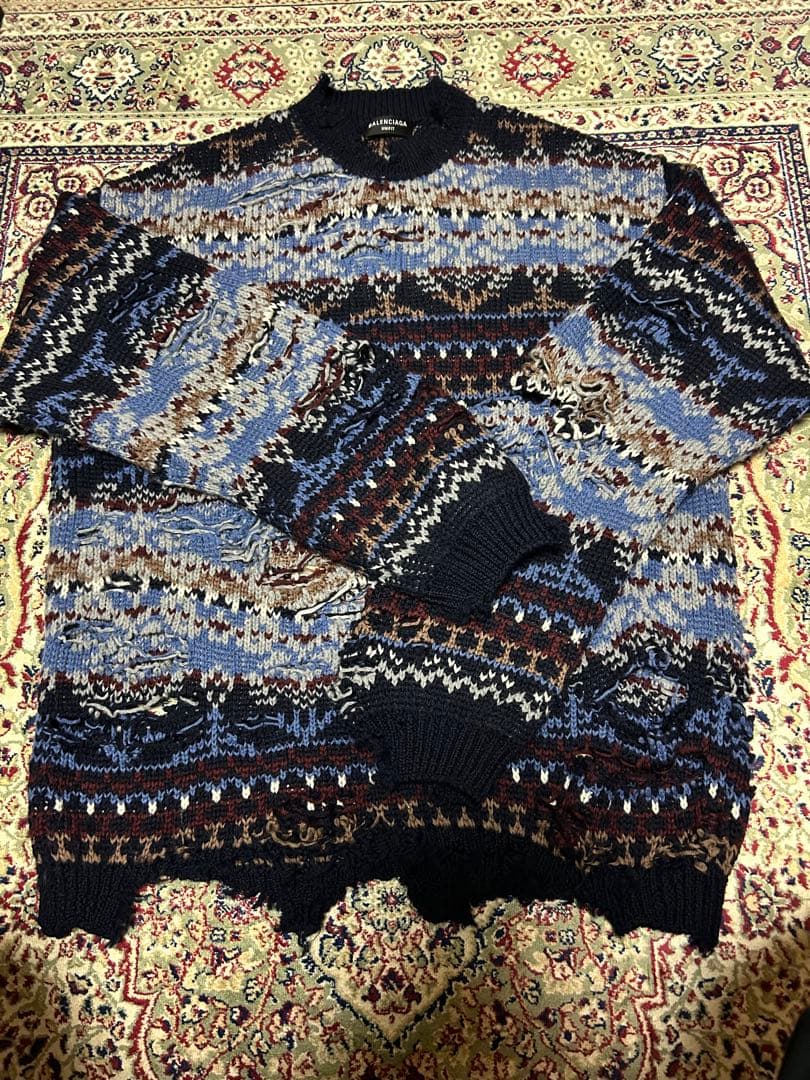 バレンシアガ デストロイニット