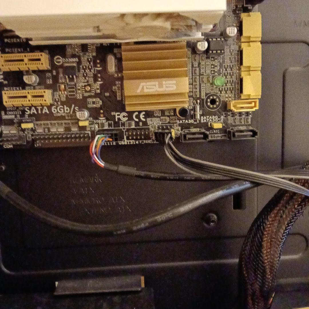 自作PC Thermaltake ガラスケース / GT1030 / ASUS