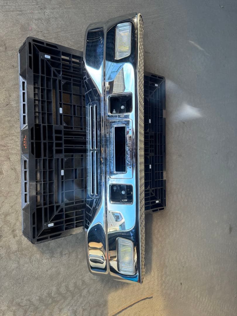 かっけさん専用　07エルフ フロントバイザー、バンパー