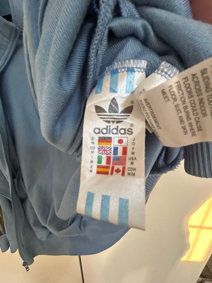 adidas トラックジャケット