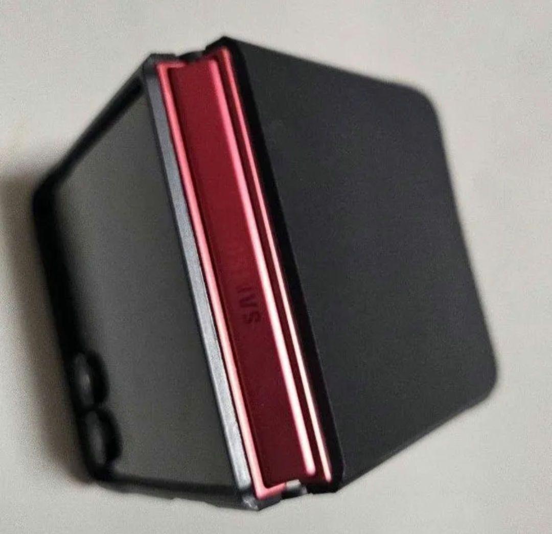 Galaxy Z Flip7 256GB SiMフリー 海外版 美品