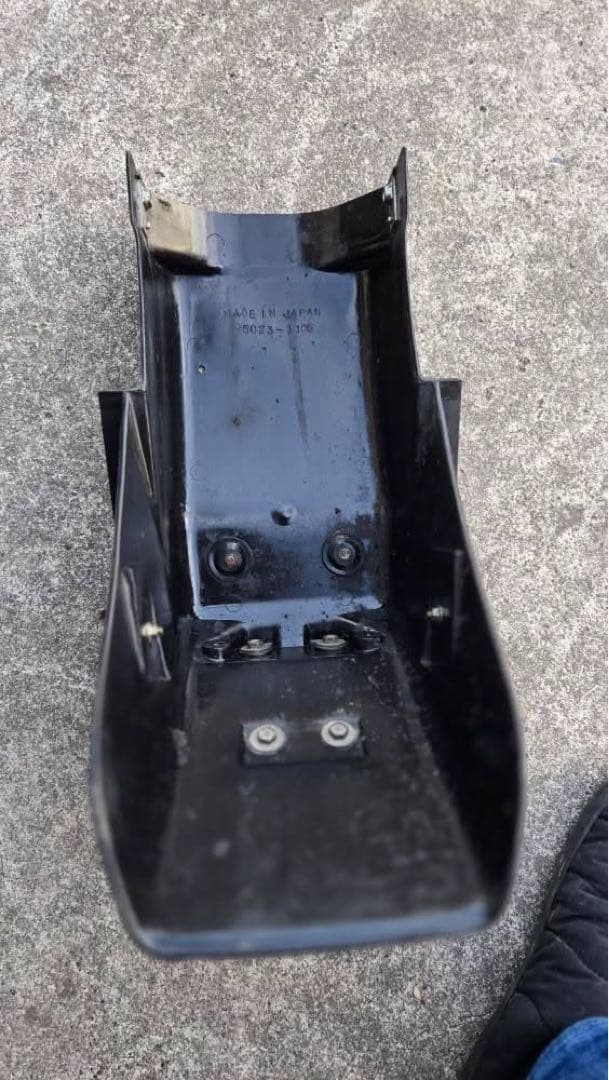 Gpz900r リアインナーフェンダー