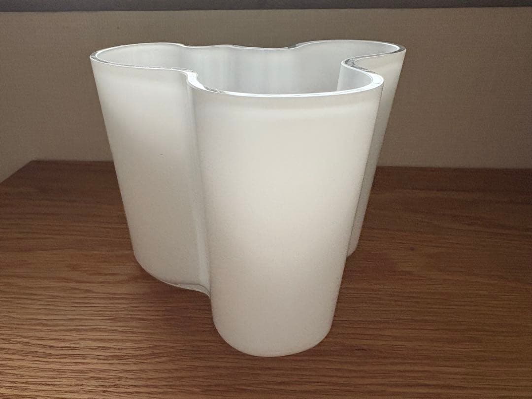 イッタラ アルヴァ・アアルト ベース 花瓶 120mm オパールホワイト