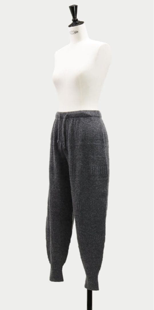マチャット　新品未使用品　ニットパンツ