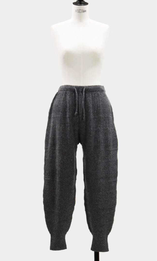 マチャット　新品未使用品　ニットパンツ