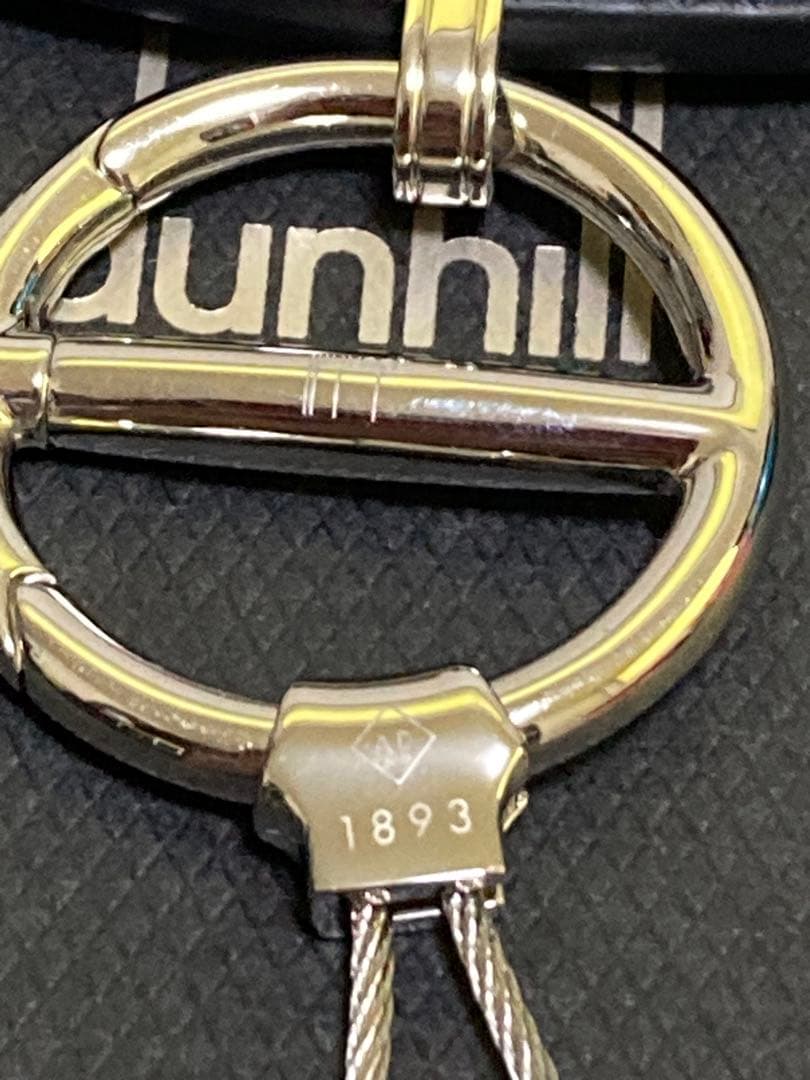 シ*ン様 dunhill 犬デザイン キーホルダー