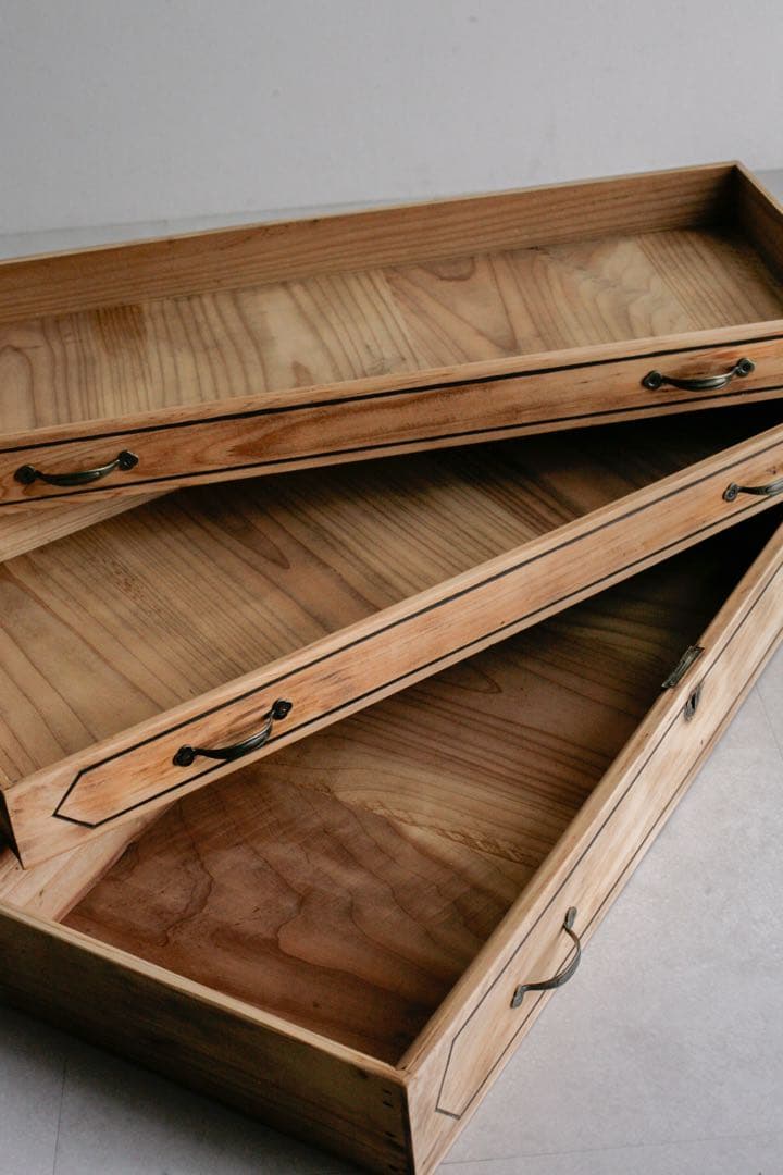 小引き出し　収納棚　飾り棚　収納箱 無垢材 テレビ台 小箪笥 古家具 古道具