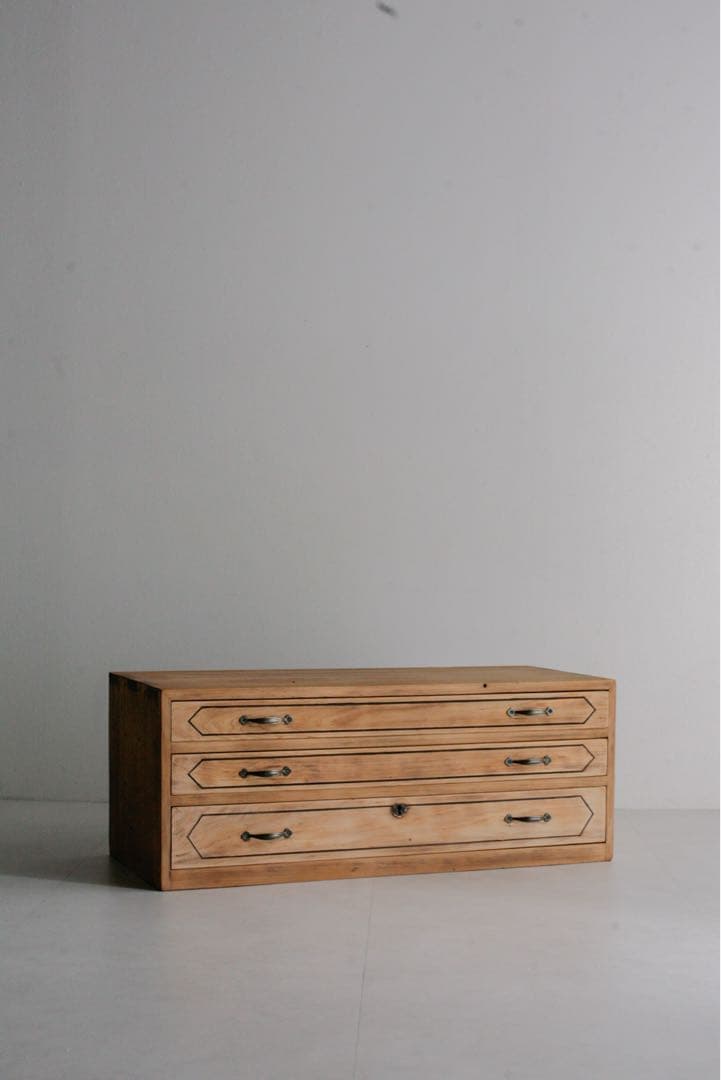 小引き出し　収納棚　飾り棚　収納箱 無垢材 テレビ台 小箪笥 古家具 古道具