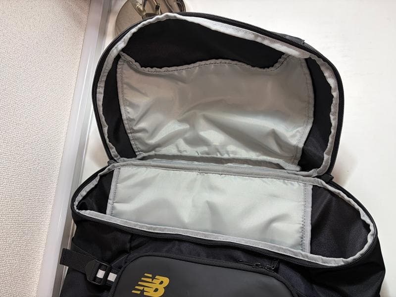 極美品☆new balance　ニューバランス　トップローディングバックパック